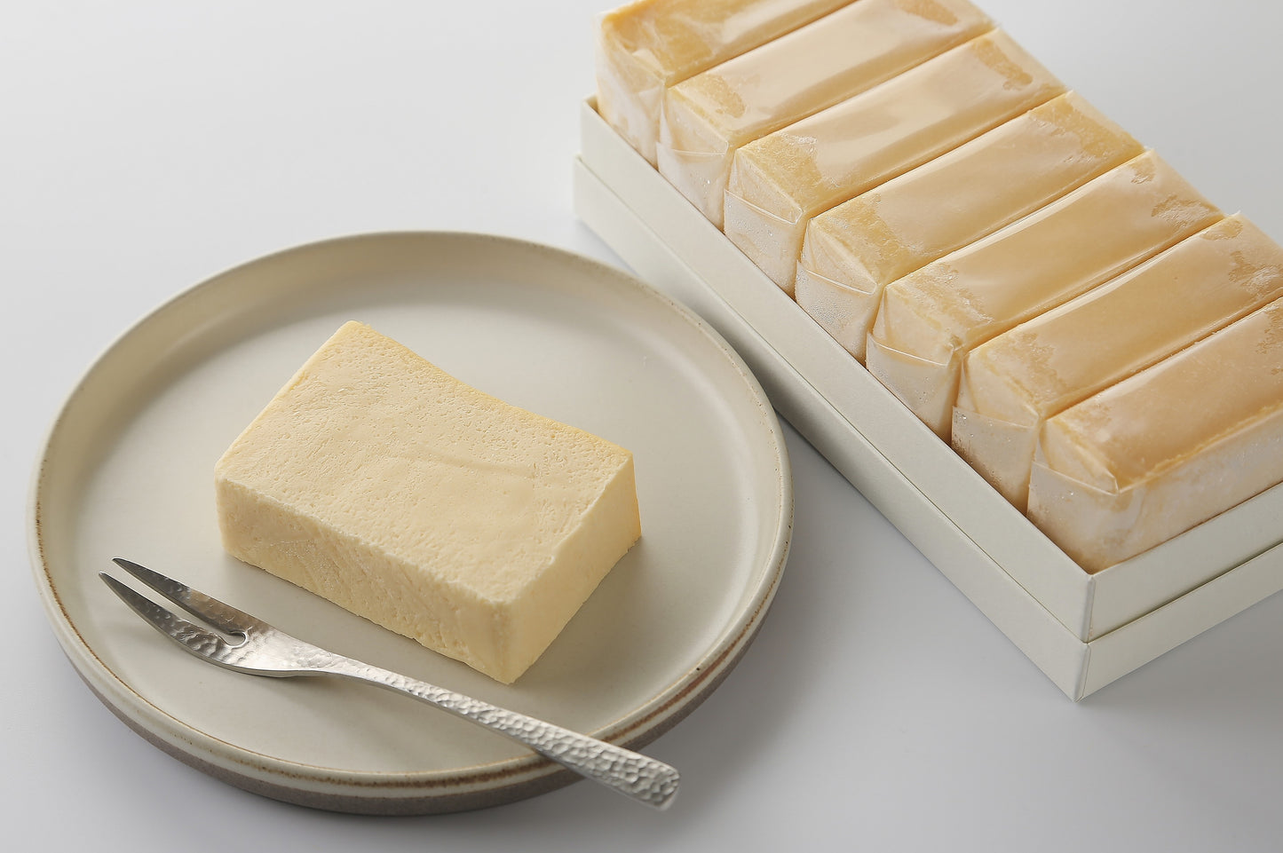 チーズテリーヌ嵯峨(冷凍)