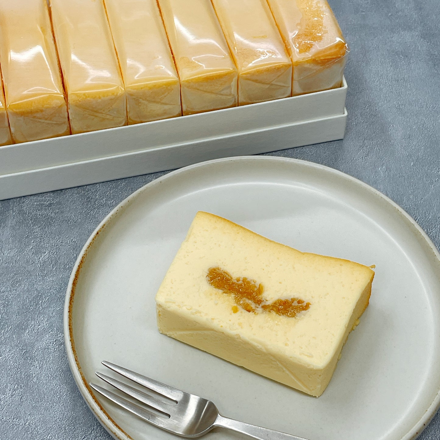 チーズテリーヌ嵯峨・柚子ピューレ入り(冷凍)